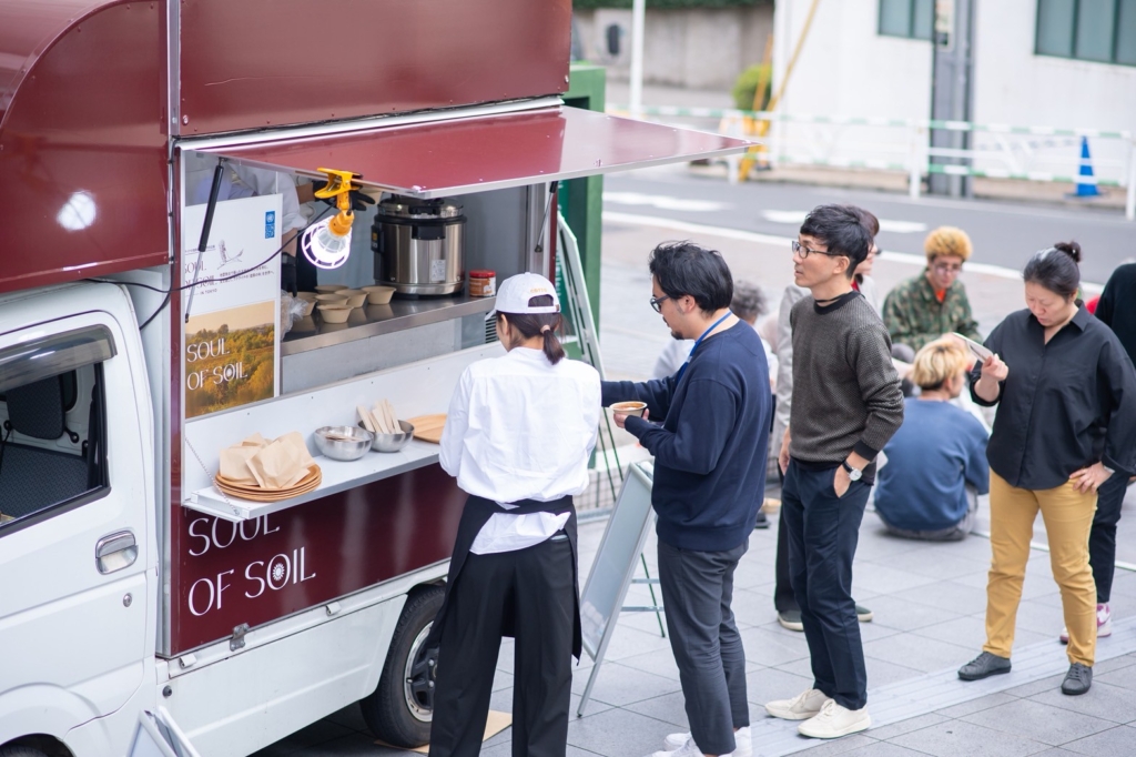 キッチンカーでボルシチを提供 – UNDP主催ウクライナ地雷対策会議サイドイベント –
